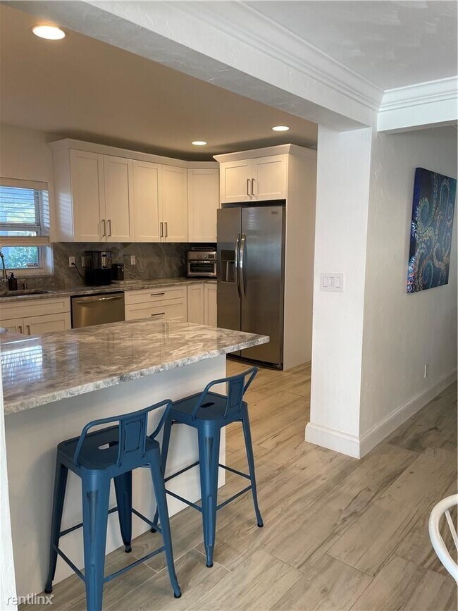 Building Photo - 2 br, 2 bath House - 2112 NE 14th Ct
