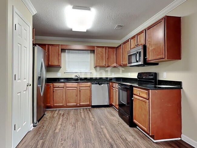 Building Photo - 8 Sunnydale Ln