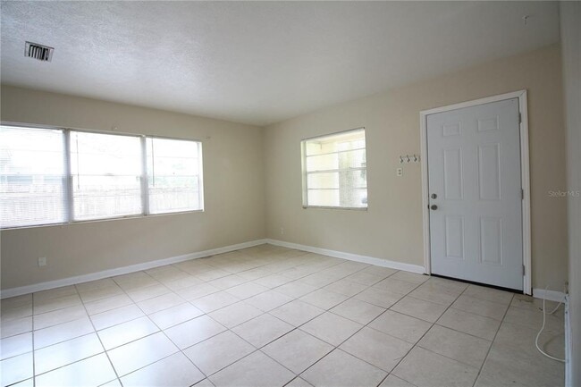 Foto del edificio - 602 N Johnson St