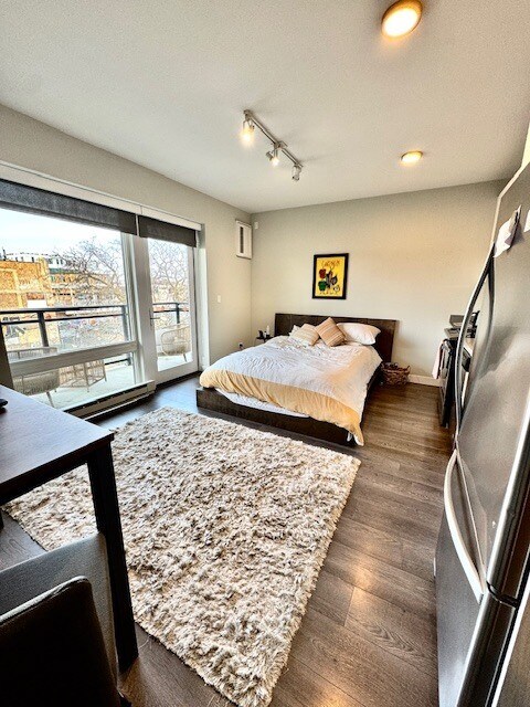 Foto del edificio - 2407 W Eastwood Ave