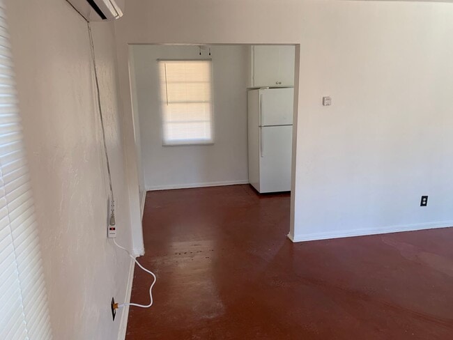 Building Photo - Great Tucson Rental