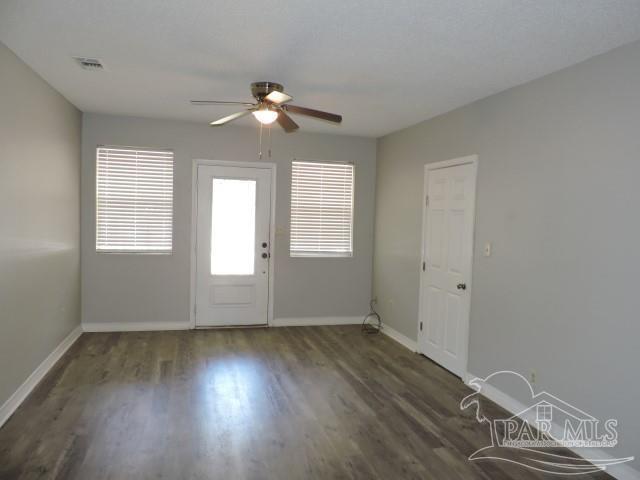 Building Photo - 529 Ditmar St