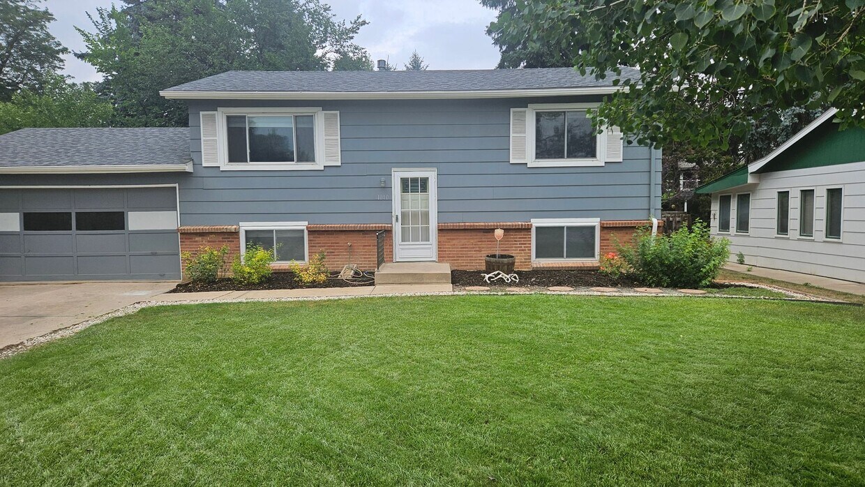 Primary Photo - Cute 4 Bedroom House in Midtown FC