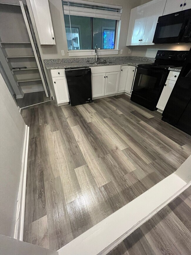 Foto del edificio - 3575 Oakvale Rd