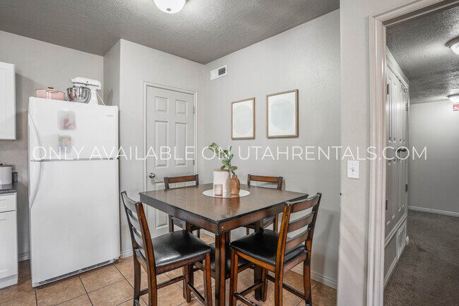 Foto del edificio - 859 E 620 N St