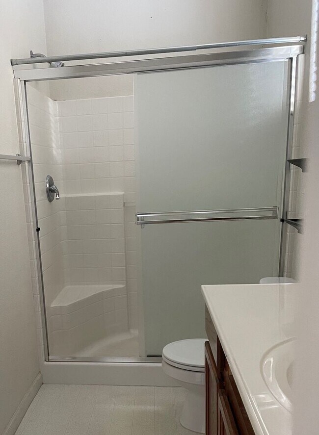 Foto del edificio - Beautiful 3-bedroom home available in East...