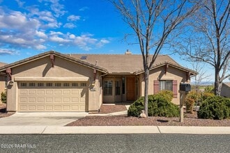 Building Photo - 988 Louie St