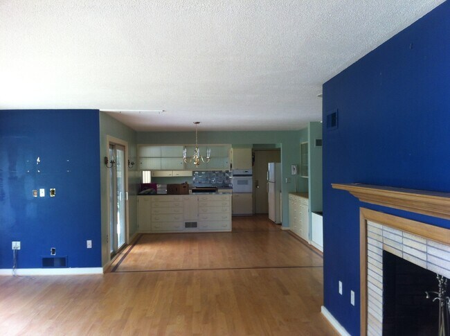 Building Photo - Beautiful Lakeside home in Windsor Vermont - Will go fast