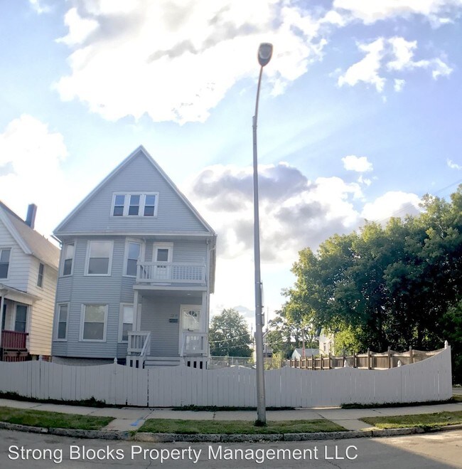Building Photo - 2235 N 25th St