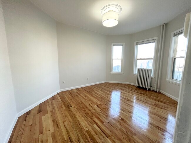 Foto del edificio - 157 E Cottage St