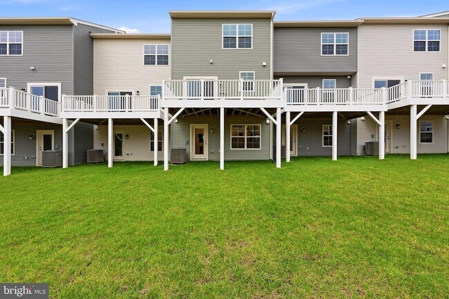 Building Photo - 394 Seeback Dr