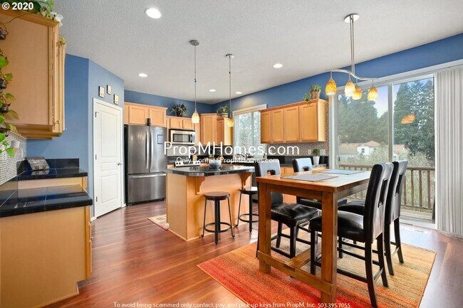 Foto del edificio - Spacious Three Bedroom Home in Aloha!
