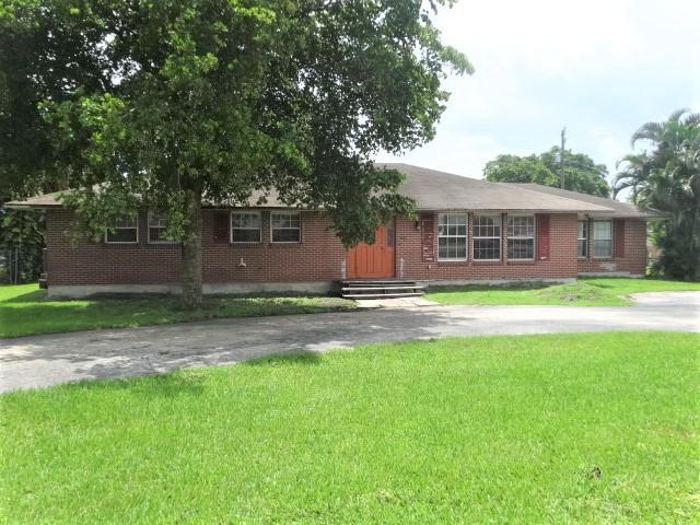 Building Photo - 765 S Main St