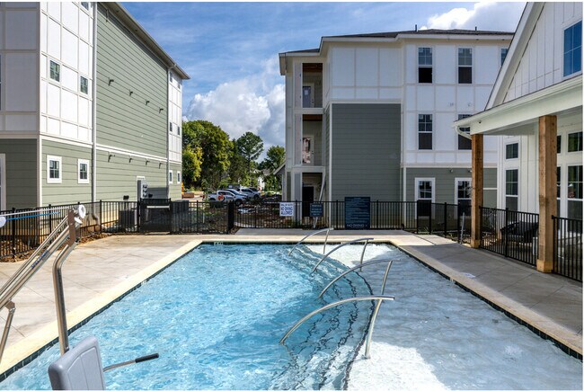 Foto del edificio - Giddy Hall Apartments