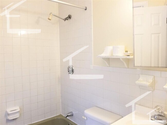 Foto del edificio - Unique BU Apartment