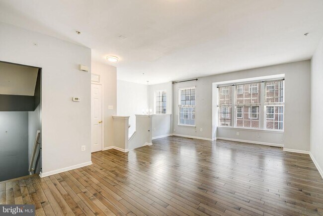 Foto del edificio - 7742 Valley Oak Dr