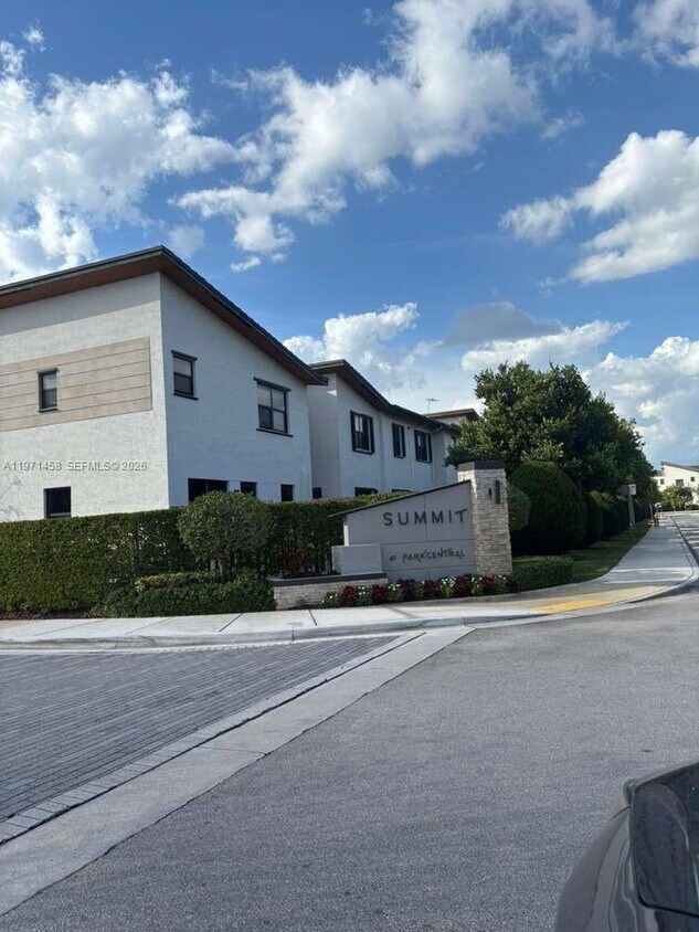 Foto del edificio - 8058 NW 105th Ct