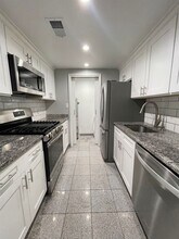 Building Photo - 318 38th St