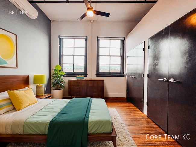 Building Photo - 802 Broadway Blvd