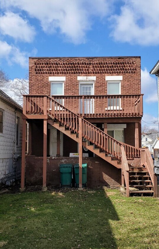 Foto principal - 837 N Broadway St