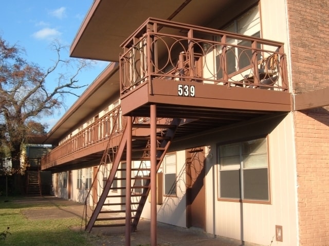 Primary Photo - 539 Yorkshire St
