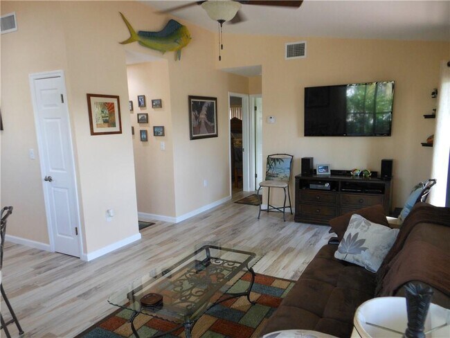 Foto del edificio - 231 S Ocean Shores Dr