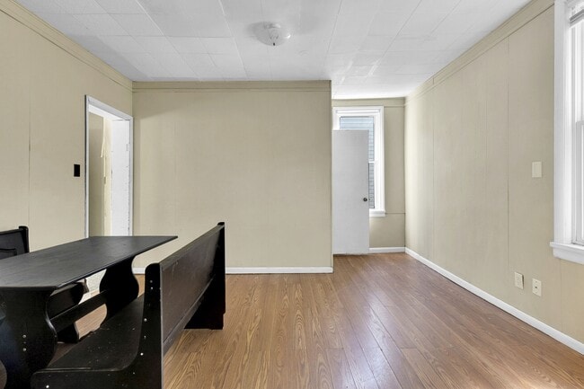 Building Photo - 356 Stewart St