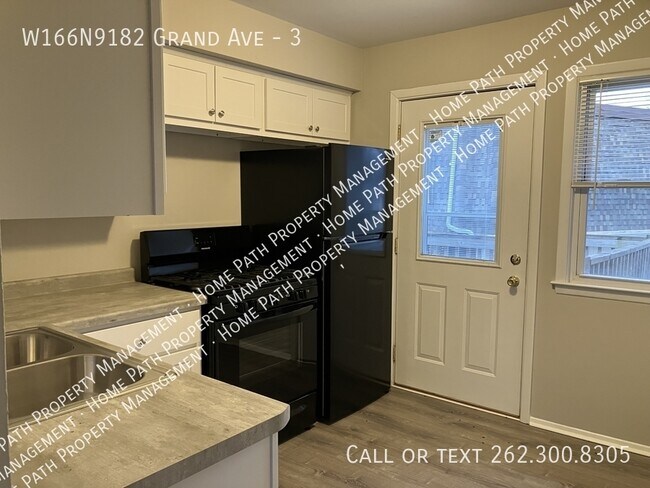 Foto del edificio - W166N9182 Grand Ave
