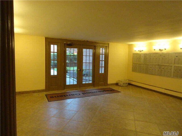 Primary Photo - 124 S Park Ave
