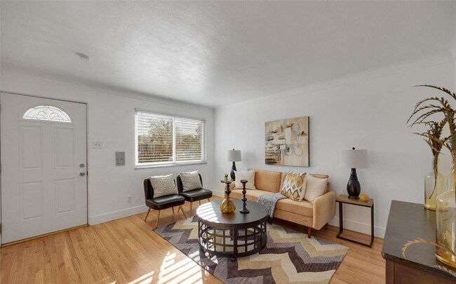 Foto del edificio - 713 Ave H