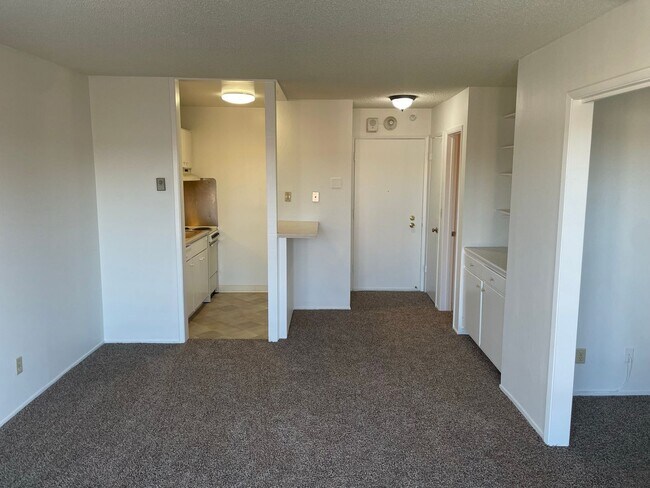 Building Photo - TOP FLOOR UNIT!!! Studio Condo Available i...