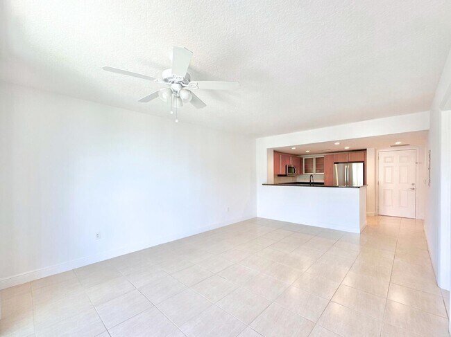Building Photo - 610 Clematis St