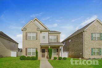 Building Photo - 656 Armitage Way