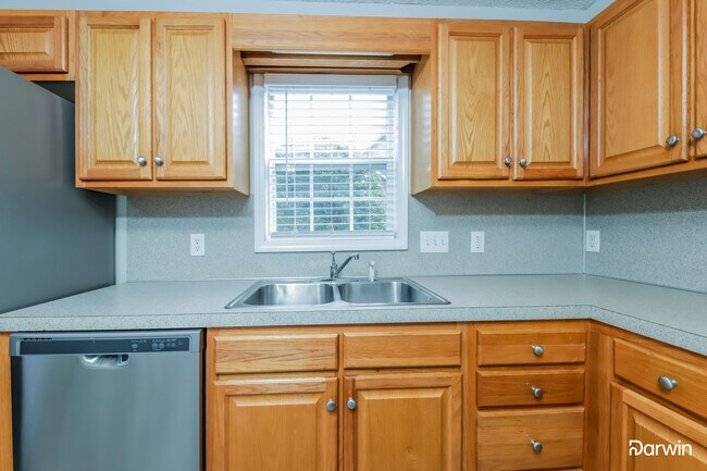 Foto del edificio - 2114 Mciver Drive, Winston Salem, NC 27127