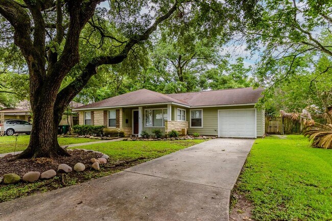 Foto del edificio - 3315 Cloverdale St