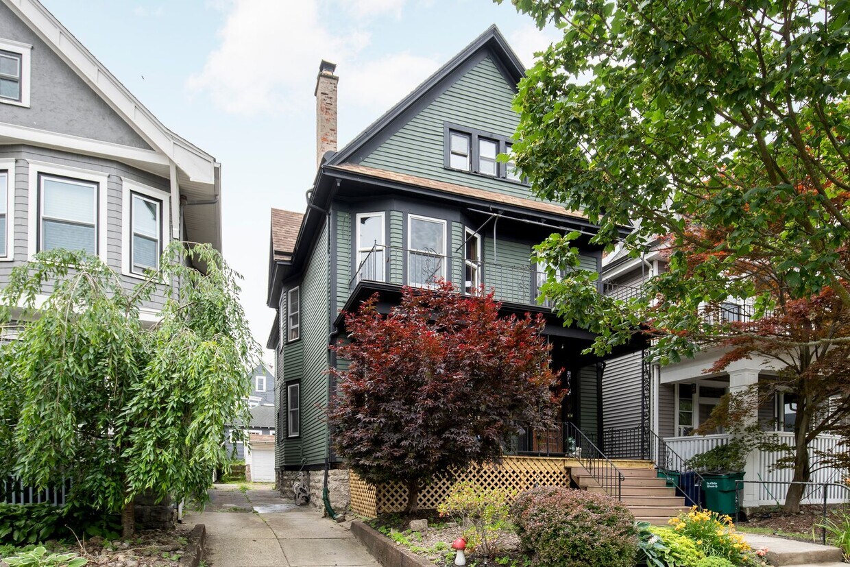 Primary Photo - 75 Inwood Pl