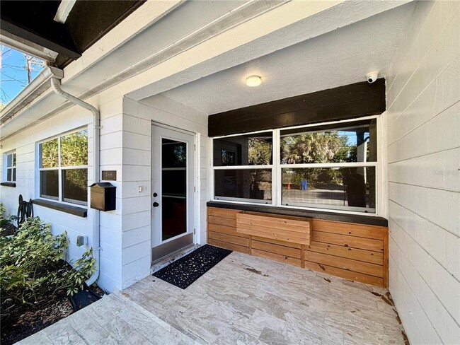 Building Photo - 844 35th Ave S