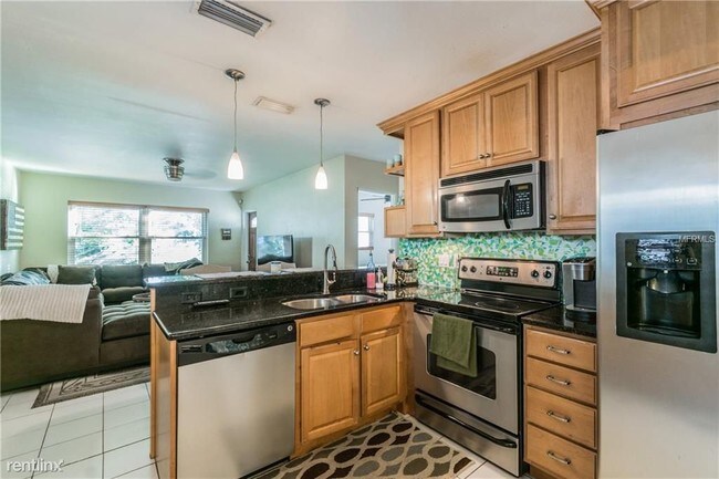 Building Photo - 2 br, 1 bath House - 1023 34th Ave N