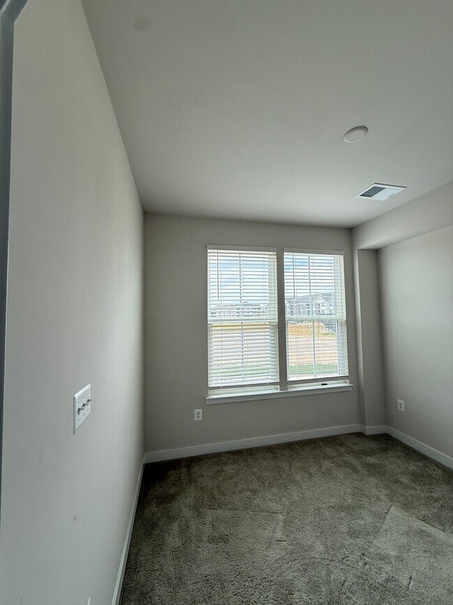 Foto del edificio - 9304 Tanfield Dr