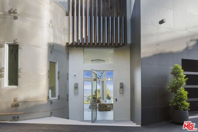 Foto del edificio - 9270 Kinglet Dr