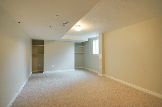 Foto del edificio - Remodeled Wedgewood Home!