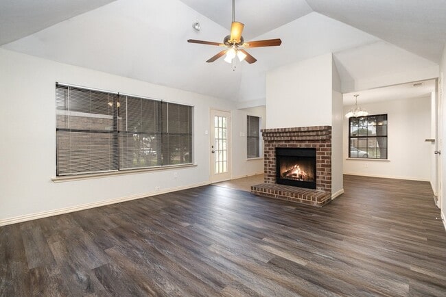 Building Photo - 1521 Wheatfield Ct