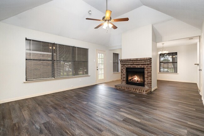Foto del edificio - 1521 Wheatfield Ct
