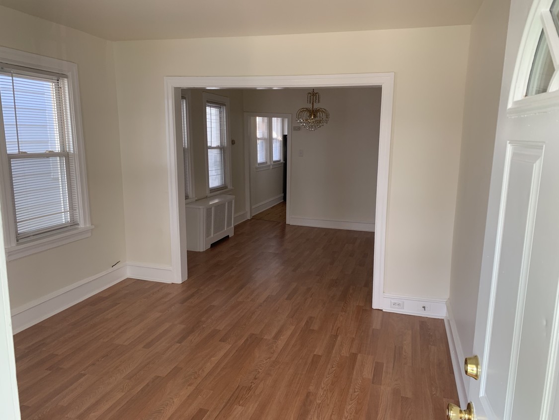 Foto principal - 102 N Bryant Ave