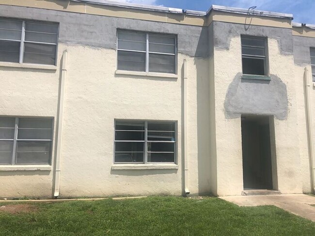 Foto del edificio - 3bedrooms 2 baths condo in Palms West Avai...