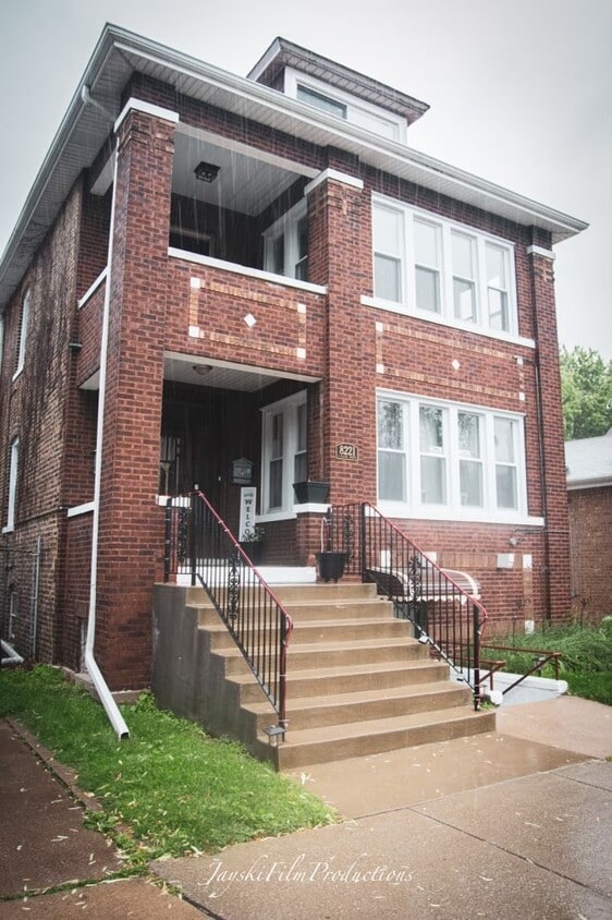 Primary Photo - 8221 S Colfax Ave