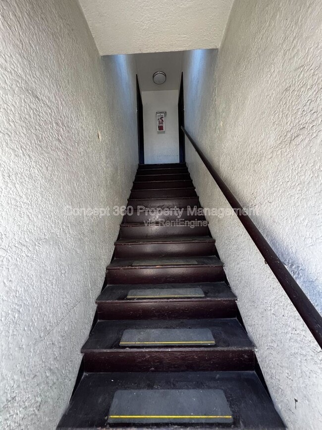 Building Photo - 1421 1/2 Obispo Ave