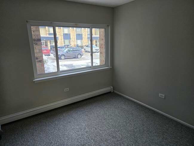 Foto del edificio - 8655 1/2 W Foster Ave