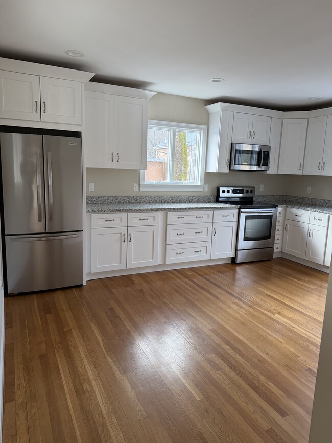 Photo - 17 Linden St Apartments