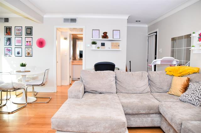 Foto del edificio - 7807 Meadow Park Dr